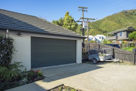 Photo of property in 71a Moana View Road, Waikawa, Picton, 7220