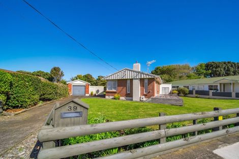 Photo of property in 39 Gloucester Street, Patea, 4520