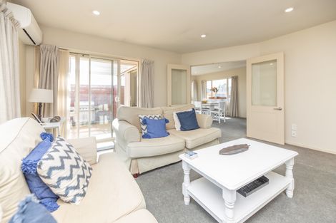 Photo of property in 10 Harrys Way, Redwood, Christchurch, 8051