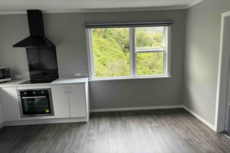 Photo of property in 19 Creswick Terrace, Northland, Wellington, 6012