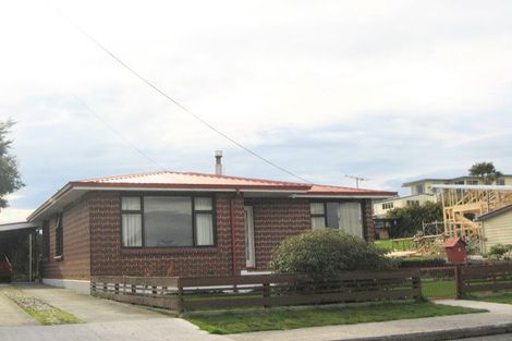 Photo of property in 3 Lowestoft Street, Balclutha, 9230