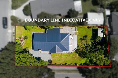 Photo of property in 16 Walton Avenue, Waikanae, 5036