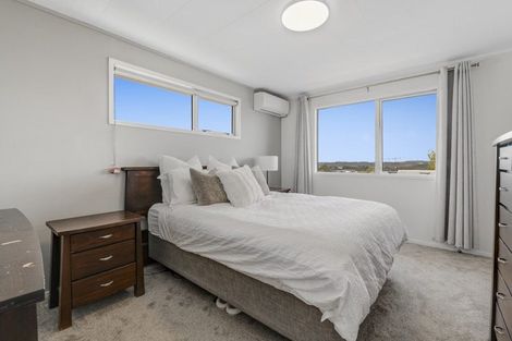 Photo of property in 10a Felicity Place, Unsworth Heights, Auckland, 0632