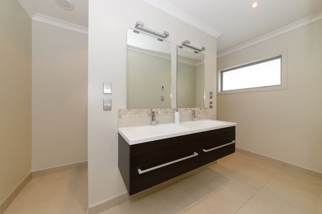 Photo of property in 35 Rodeo Drive, Kelvin Grove, Palmerston North, 4414