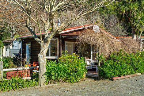 Photo of property in 810a Queen Charlotte Drive, Havelock, 7281