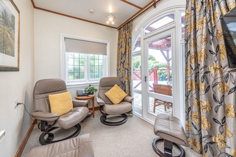 Photo of property in 15 Selwyn Crescent, College Estate, Whanganui, 4500