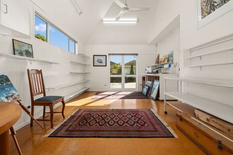 Photo of property in 51 Ngarara Road, Waikanae, 5036