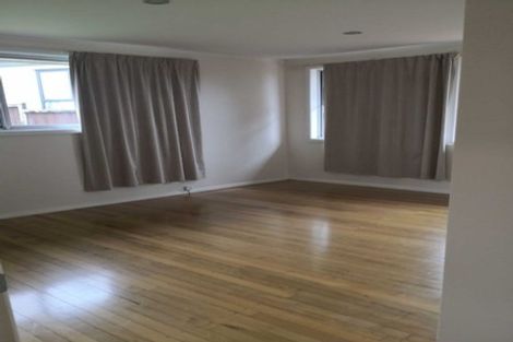 Photo of property in 13 Borrowdace Avenue, Botany Downs, Auckland, 2010