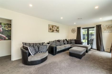Photo of property in 165 Queenspark Drive, Parklands, Christchurch, 8083