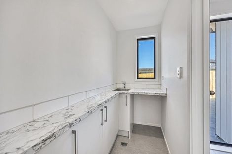 Photo of property in 11a Kelburn Lane, Mangere, Auckland, 2022