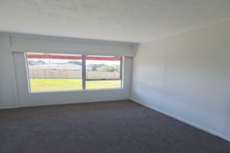 Photo of property in 51 Archibald Road, Kelston, Auckland, 0602