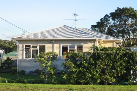 Photo of property in 8 Centreway Road, Orewa, 0931