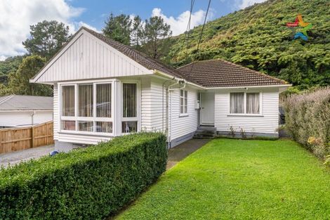 Photo of property in 65 Sunny Grove, Wainuiomata, Lower Hutt, 5014