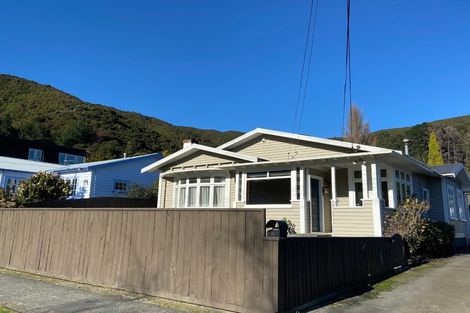 Photo of property in 50 Norton Park Avenue, Fairfield, Lower Hutt, 5011