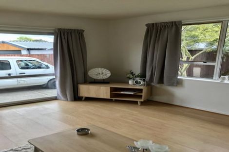 Photo of property in 2/3 Binstead Place, Avondale, Christchurch, 8061