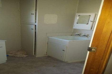 Photo of property in 18 Barron Drive, Green Bay, Auckland, 0604