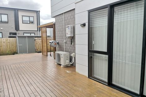Photo of property in 9b Poruru Close, Papakura, 2110