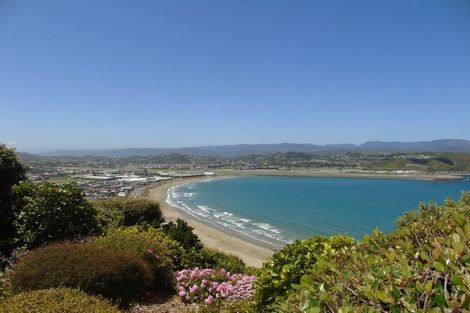 Photo of property in 77 Houghton Bay Road, Houghton Bay, Wellington, 6023