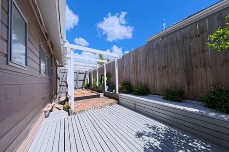 Photo of property in 1/2 Palmer Avenue, Glen Eden, Auckland, 0602