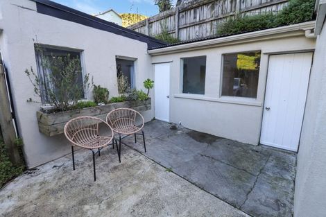 Photo of property in 104 Holloway Road, Aro Valley, Wellington, 6021