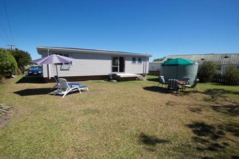 Photo of property in 38 Paradise Road, Coopers Beach, 0420