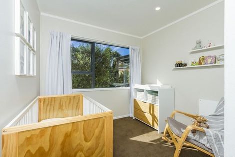 Photo of property in 1/28 Capilano Place, Glenfield, Auckland, 0629