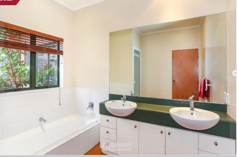 Photo of property in 24 Derbyshire Lane, Karaka, Papakura, 2580