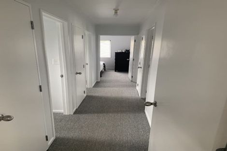 Photo of property in 5 Frosses Place, Massey, Auckland, 0614