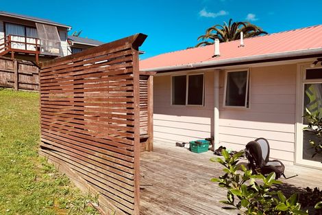 Photo of property in 10a Kiernan Place, Kelston, Auckland, 0602