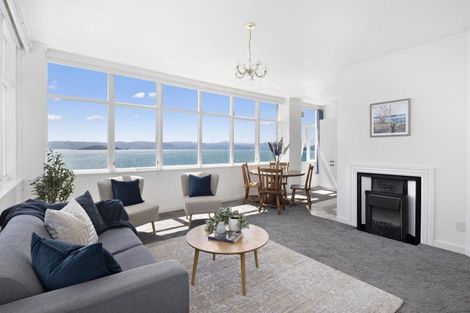 Photo of property in Rona House, 33 Rimu Street, Eastbourne, Lower Hutt, 5013