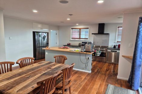 Photo of property in 26 Waione Avenue, Te Atatu Peninsula, Auckland, 0610