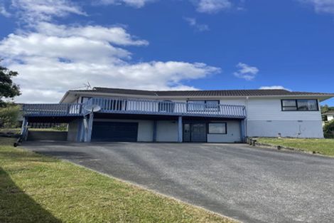 Photo of property in 11 Santiago Crescent, Unsworth Heights, Auckland, 0632