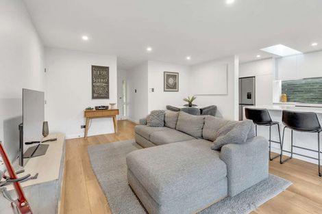 Photo of property in 18d Montgomery Terrace, Hokowhitu, Palmerston North, 4410