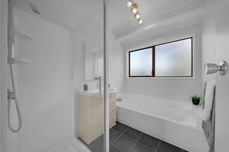 Photo of property in 59 West Harbour Drive, West Harbour, Auckland, 0618