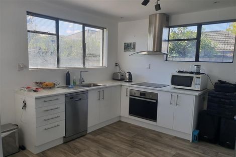 Photo of property in 422 Memorial Avenue, Burnside, Christchurch, 8053