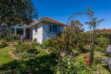 Photo of property in 18 Coates Street, Tawa, Wellington, 5028