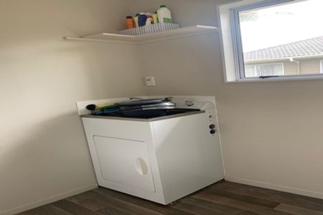 Photo of property in 1/13 Cyril Crescent, West Harbour, Auckland, 0618