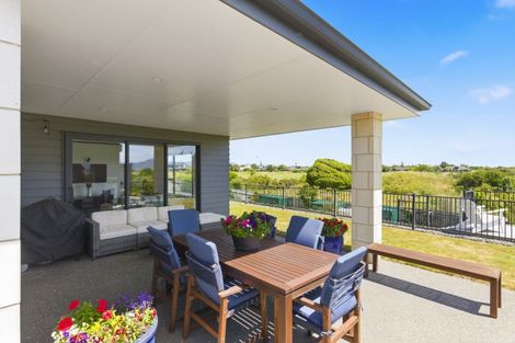 Photo of property in 19 Taranui Way, Paraparaumu Beach, Paraparaumu, 5032