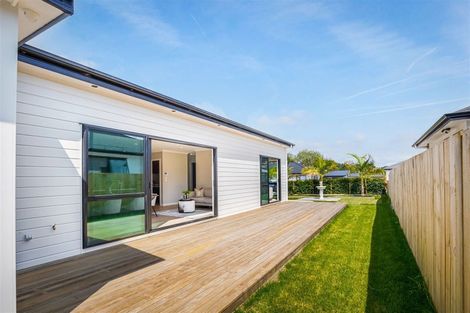 Photo of property in 15 Cutfield Lane, Kumeu, 0810