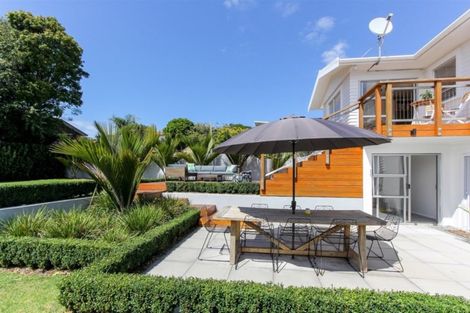 Photo of property in 185 Mangorei Road, Merrilands, New Plymouth, 4312