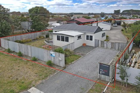 Photo of property in 26 Kuku Street, Tangimoana, 4822