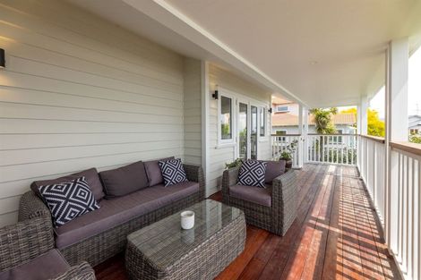 Photo of property in 156 Hackthorne Road, Cashmere, Christchurch, 8022