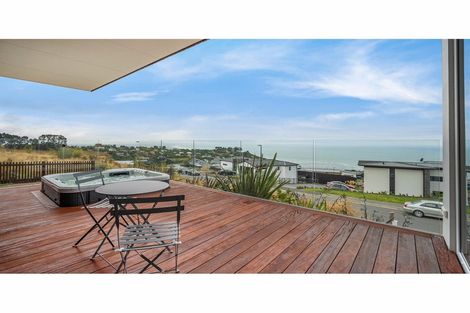 Photo of property in 3 Ridgeway Place, Richmond Hill, Christchurch, 8081