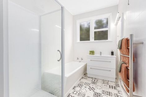 Photo of property in 107 Houghton Bay Road, Houghton Bay, Wellington, 6023