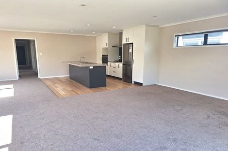 Photo of property in 40 Te Kaeaea Crescent, Wallaceville, Upper Hutt, 5018