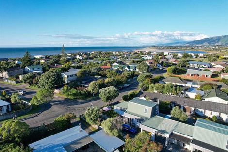 Photo of property in 9a Olive Terrace, Paraparaumu Beach, Paraparaumu, 5032