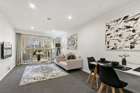 Photo of property in 2e/5 Kent Terrace, Mount Victoria, Wellington, 6011