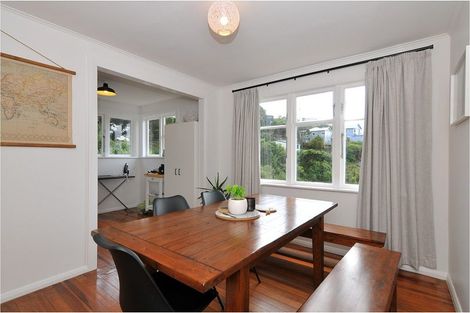 Photo of property in 8 Dunedin Terrace, Melrose, Wellington, 6023