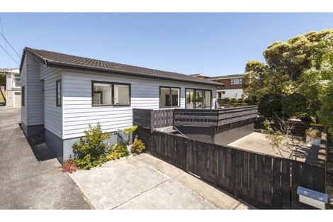 Photo of property in 13a Red Beach Road, Red Beach, 0932