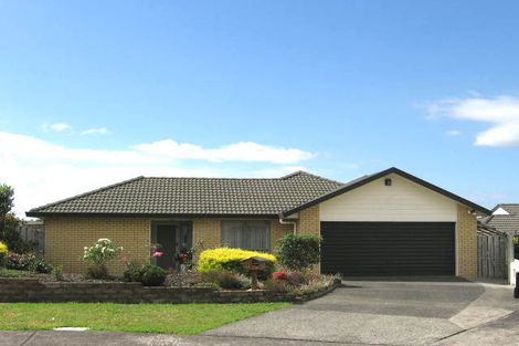 Photo of property in 28 Heversham Place, Glendene, Auckland, 0602
